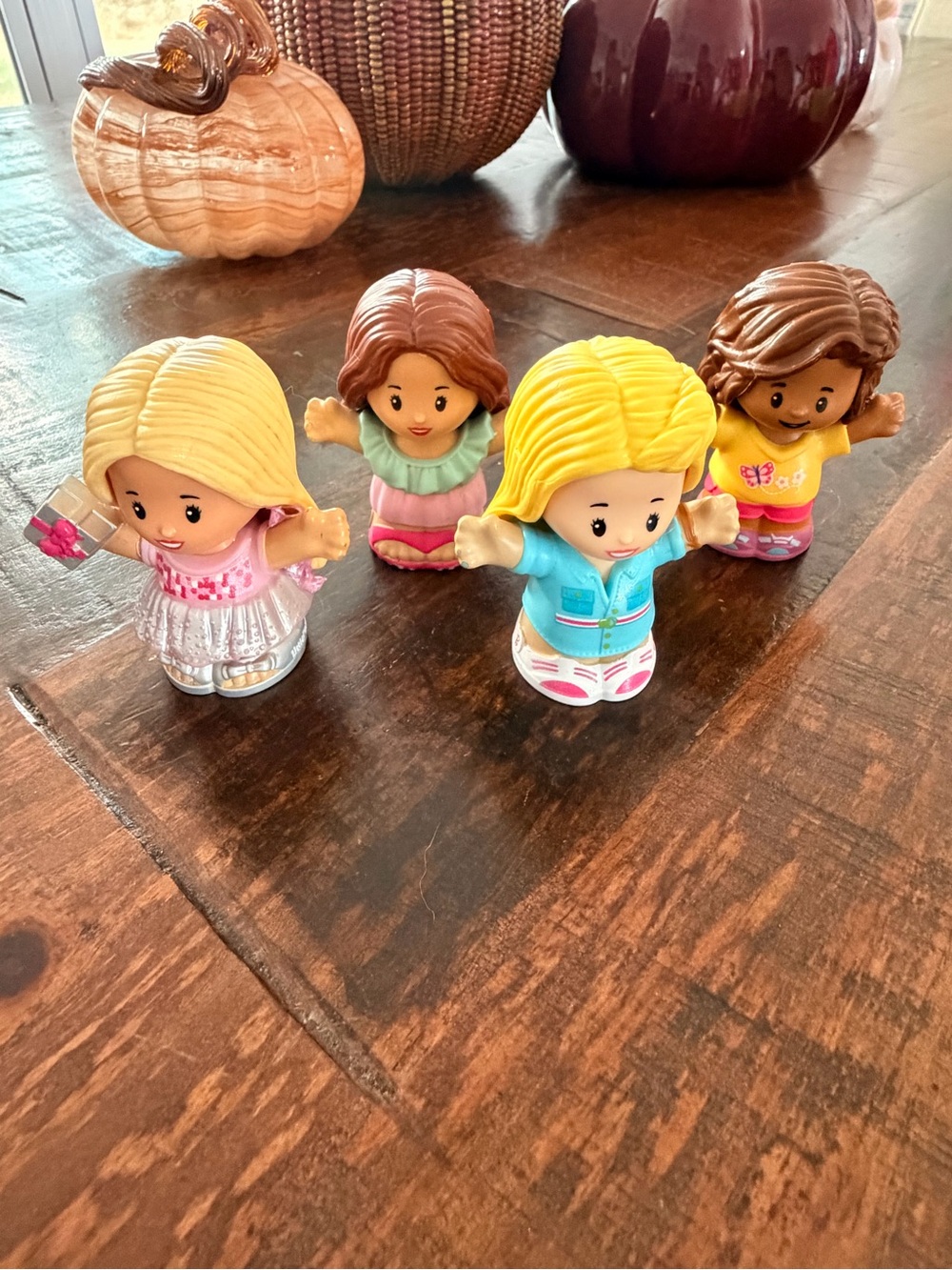 👚CLOSET CLEAN OUT SALE👖 4 Little People